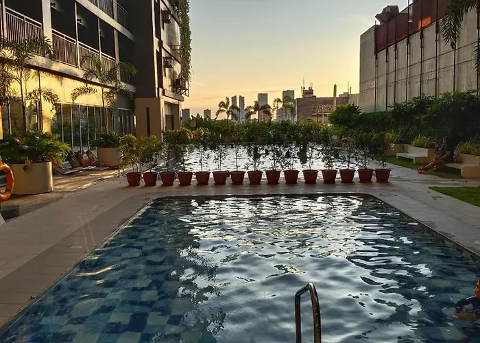 Chino Roces Makati - Free Parking - Red Residences Apartment