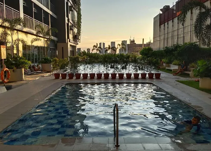 Chino Roces Makati - Free Parking - Red Residences Apartment