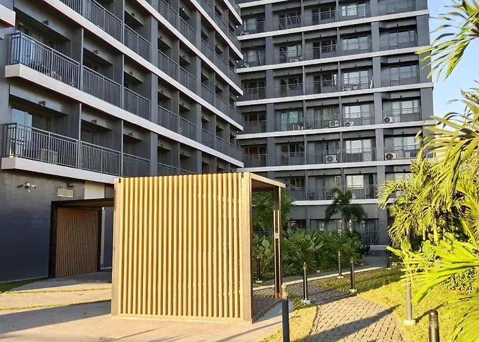 Chino Roces Makati - Free Parking - Red Residences Apartment *