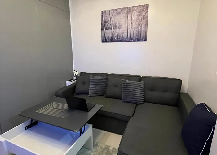 Apartment Chino Roces Makati - Free Parking - Red Residences *