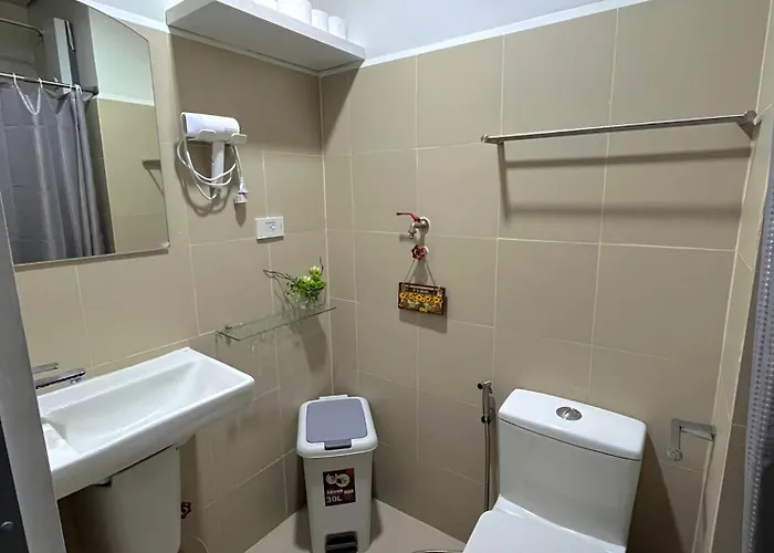 Chino Roces Makati - Free Parking - Red Residences Apartment *